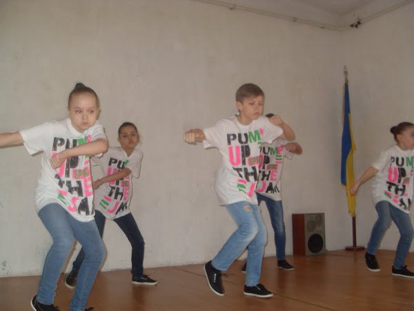 "Пообіцяли рівнятись на військових": юні артисти з Корабельного району виступили у Галицинівській в/ч | Корабелов.ИНФО image 4