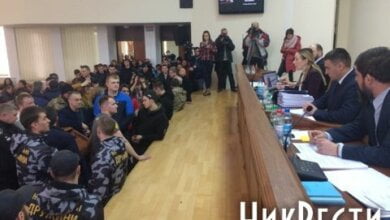 Москаленко досрочно закрыла сессию, на которой активисты требовали объявить недоверие губернатору Савченко | Корабелов.ИНФО