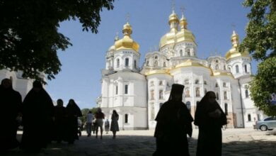 Опять скандал. Священник Киево-Печерской лавры ехал в Москву в спецвагоне и вез 65 тысяч долларов | Корабелов.ИНФО