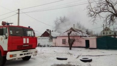 10 вогнеборців та 3 одиниці техніки гасили палаючий будинок у Корабельному районі | Корабелов.ИНФО