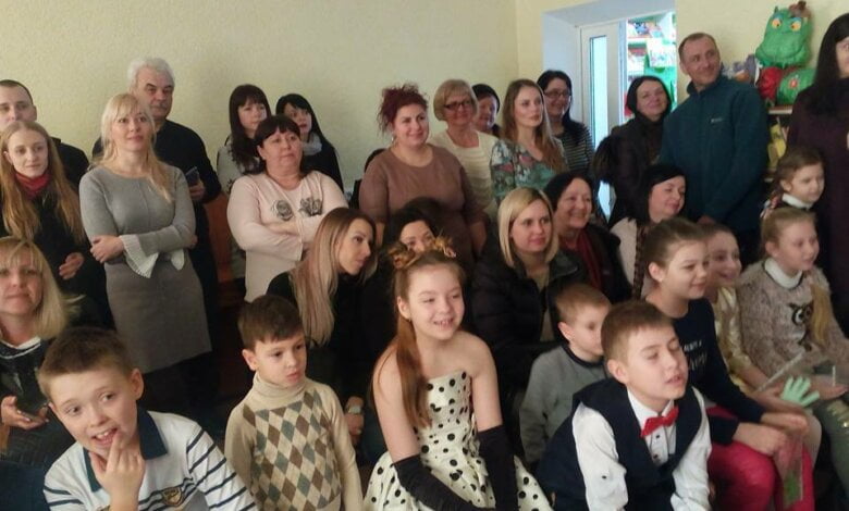 Країну мрій під назвою "Галактика Зорецвіт" подарували школярі Корабельного району своїм матусям (ВІДЕО) | Корабелов.ИНФО image 1