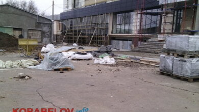 "Немає загороджень, понівечені тротуари, діти граються на будмайданчику, а владі - хоч би що", - мешканець Корабельного р-ну | Корабелов.ИНФО image 4