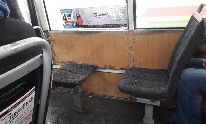 "Гнилые стены, отломаны спинки у кресел, с крыши течет вода", - николаевцы о "маршрутках" в Корабельном районе | Корабелов.ИНФО