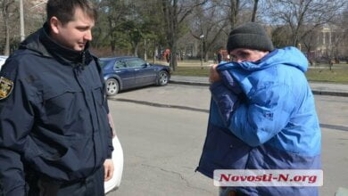 В Николаеве задержали мужчину, который мастурбировал среди бела дня (видео) | Корабелов.ИНФО