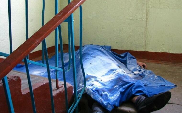 Труп мужчины, погибшего во время пожара в Корабельном районе, полдня пролежал на лестничной площадке | Корабелов.ИНФО