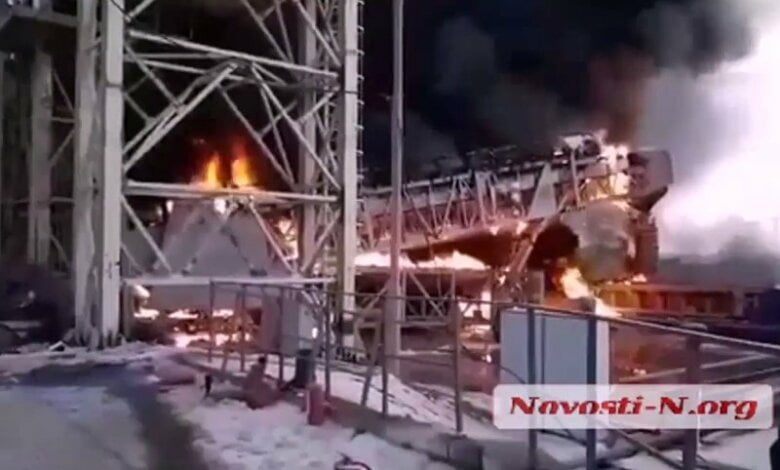 В Николаеве горел терминал «НИБУЛОНа» (Видео) | Корабелов.ИНФО