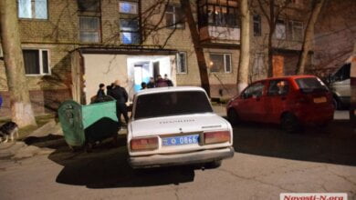 «Приезжайте, в квартире 4 трупа!» - в Николаеве спасли самоубийцу, пытавшегося прыгнуть с 6-го этажа (Видео) | Корабелов.ИНФО