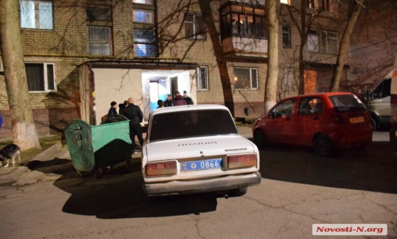«Приезжайте, в квартире 4 трупа!» - в Николаеве спасли самоубийцу, пытавшегося прыгнуть с 6-го этажа (Видео) | Корабелов.ИНФО