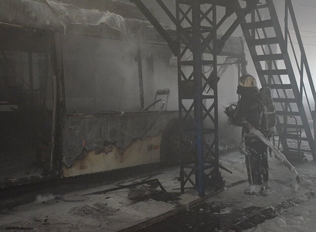 В Николаеве сгорел троллейбус, пострадала водитель | Корабелов.ИНФО image 4