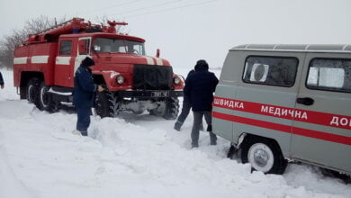 Рятувальники визволили карети "швидкої допомоги" зі снігових заметів, у тому числі і в Корабельному районі | Корабелов.ИНФО