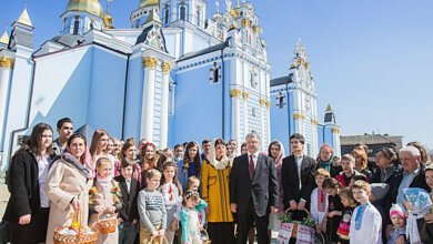 «Самые тяжелые испытания уже точно позади», - Порошенко поздравил украинцев с Пасхой (ВИДЕО) | Корабелов.ИНФО