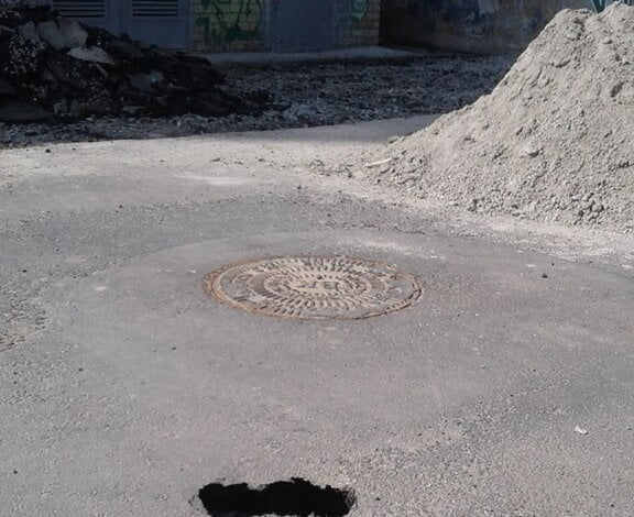 "Скучали по ямам? В нашем сериале "Г*вно и люди" появляются герои прошлых сезонов", - житель Корабельного района | Корабелов.ИНФО image 1