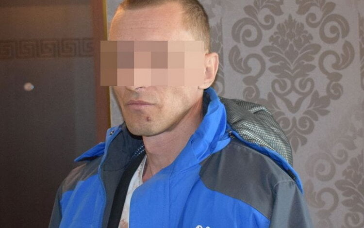 Дарував прикраси, споював і зваблював... У Миколаєві затримали 46-річного чоловіка, який розбещував 8-класницю (ВІДЕО) | Корабелов.ИНФО image 4