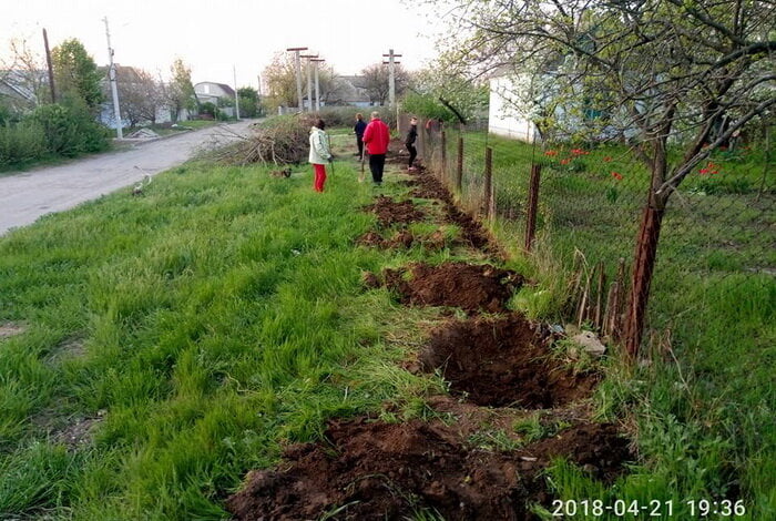 "Очистили місцевість від дерев та кущів", - мешканці Корабельного готують територію під обіцяний владою дитячий майданчик | Корабелов.ИНФО image 2