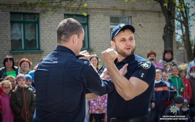 Самообороні навчали патрульні школярів у Корабельному районі (ФОТО) | Корабелов.ИНФО image 6