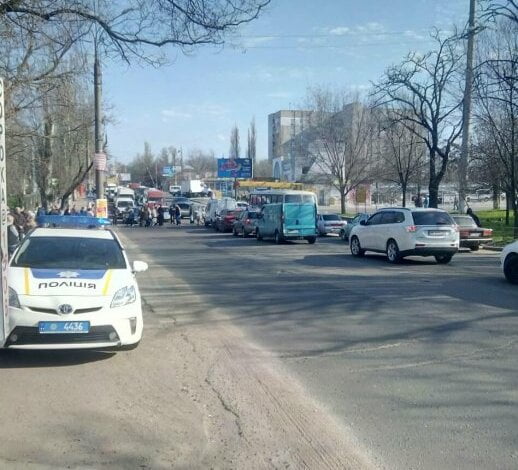 И в Корабельном районе, и в Лупарево жители перекрыли дорогу, бастуя против повышения цены на проезд | Корабелов.ИНФО image 1