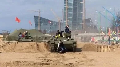 На фестивале в Петербурге три человека попали под танк, на котором катались (Видео) | Корабелов.ИНФО