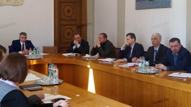 Мэр Сенкевич заявил, что никого из чиновников увольнять не будет, но требования повысит | Корабелов.ИНФО