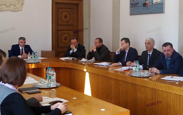 Мэр Сенкевич заявил, что никого из чиновников увольнять не будет, но требования повысит | Корабелов.ИНФО