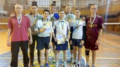 Чоловіча команда ДЮСШ-5 перемогла у Відкритому чемпіонаті Миколаєва з волейболу | Корабелов.ИНФО