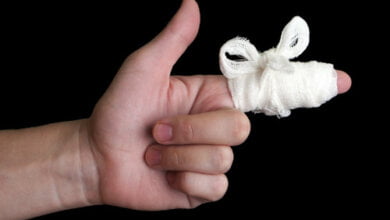 Заступник директора «Прометея» напав на жінку-слідчу і зламав їй палець | Корабелов.ИНФО