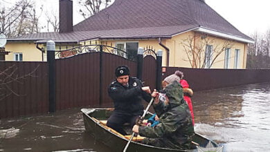 В начале апреля на Сумщине из-за поводья затопило половину города – полиция на лодках эвакуировала людей | Корабелов.ИНФО image 2
