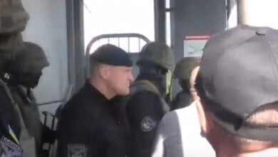 Обыски на «Ника-Тере»: вооруженные спецназовцы кувалдой взломали ворота (ВИДЕО) | Корабелов.ИНФО image 1