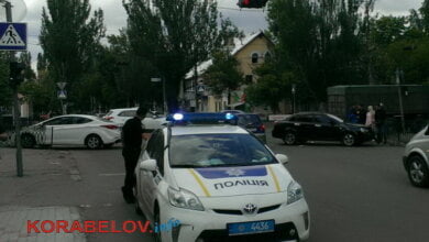 В Корабельном столкнулись "Шевроле" и "Хюндай" - пострадала девушка (Фото) | Корабелов.ИНФО image 7