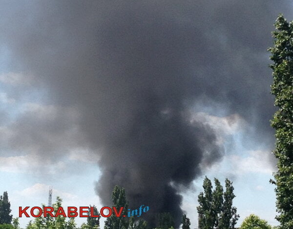 В Корабельном районе Николаева на 50 кв. м горели скаты: едкий дым распространился по округе | Корабелов.ИНФО image 5