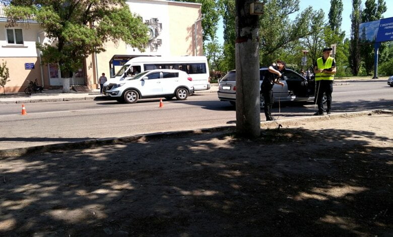 BMW сбил в Корабельном районе женщину, бежавшую к рынку через пр. Богоявленский | Корабелов.ИНФО image 1