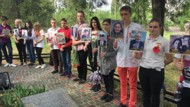 Портреты, цветы, концерт и молитвы... «Праздник со слезами на глазах» состоялся в микрорайоне Кульбакино (ФОТО) | Корабелов.ИНФО image 8