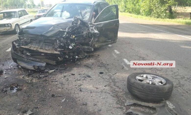 Из-за плохих дорог под Николаевом столкнулись три автомобиля - двое пострадавших | Корабелов.ИНФО image 3