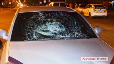 На проспекте Богоявленском «Опель» сбил пешехода: пострадавший - в тяжелом состоянии | Корабелов.ИНФО image 1