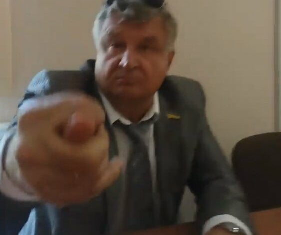 Депутаты горсовета из Корабельного района поскандалили из-за бездомных собак (Видео) | Корабелов.ИНФО