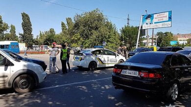 В Николаеве полицейский за рулем BMW Х5 сбил женщину, переходившую дорогу рядом с пешеходным переходом | Корабелов.ИНФО image 4