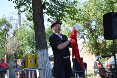 Мультяшный патруль, возможность порулить, фокусы и дискотека: дети побывали в гостях у портовиков в Корабельном районе | Корабелов.ИНФО image 26