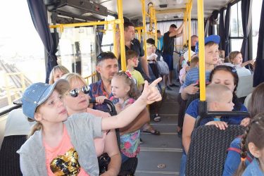 Мультяшный патруль, возможность порулить, фокусы и дискотека: дети побывали в гостях у портовиков в Корабельном районе | Корабелов.ИНФО image 17