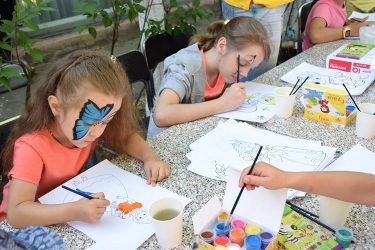 Мультяшный патруль, возможность порулить, фокусы и дискотека: дети побывали в гостях у портовиков в Корабельном районе | Корабелов.ИНФО image 16