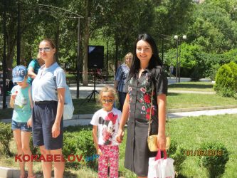 Рожевий слон і динозавр, морозиво і безліч розваг: у Корабельному районі відсвяткували День захисту дітей | Корабелов.ИНФО image 37