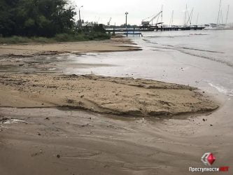 Последствия урагана в Корабельном районе: асфальт сошел вместе с ливнем, пропал свет, пляж пострадал от "водопада"... | Корабелов.ИНФО image 4