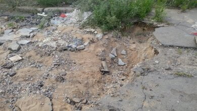 «Ямы до полуметра в глубину», - житель Корабельного района о состоянии дороги, ведущей к "многоэтажкам" (ВИДЕО) | Корабелов.ИНФО image 10