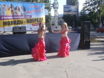 Яркий концерт, чествование спортсменов, призы и веселье: в Корабельном отметили День молодежи (ФОТО, ВИДЕО) | Корабелов.ИНФО image 19