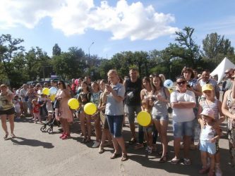 Яркий концерт, чествование спортсменов, призы и веселье: в Корабельном отметили День молодежи (ФОТО, ВИДЕО) | Корабелов.ИНФО image 16