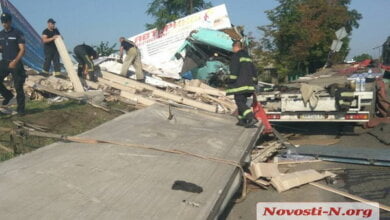 Фура потеряла управление и врезалась в жилой дом на Николаевщине: погиб человек (ВИДЕО) | Корабелов.ИНФО image 2