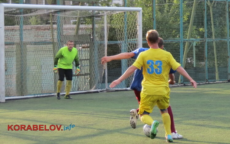 Борьба за победу до последних секунд: в Николаеве прошел дружеский футбольный матч «Ольвия» - «Гранд» (ФОТО) | Корабелов.ИНФО image 9