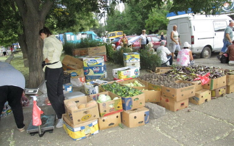 Ходять, ходять... Толку - нуль. Проведено черговий рейд адміністрації Корабельного району "проти стихійної торгівлі" | Корабелов.ИНФО image 2