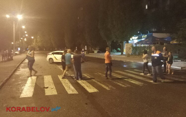 В четвертый раз за день: сразу две дороги поздно вечером перекрыли жители еще одного общежития в Корабельном районе | Корабелов.ИНФО