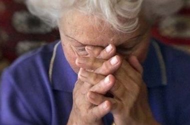 В Корабельном районе две мошенницы выманили у 83-летней бабушки украшения, чтобы «освятить» их в церкви | Корабелов.ИНФО