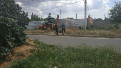 "Нас ни кто не спрашивал", - жители Корабельного района возмущены строительными работами нового соседа | Корабелов.ИНФО image 1