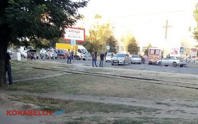 Опять сложно попасть в Корабельный: жильцы общежития перекрыли проспект и несколько улиц из-за отключения света | Корабелов.ИНФО image 12